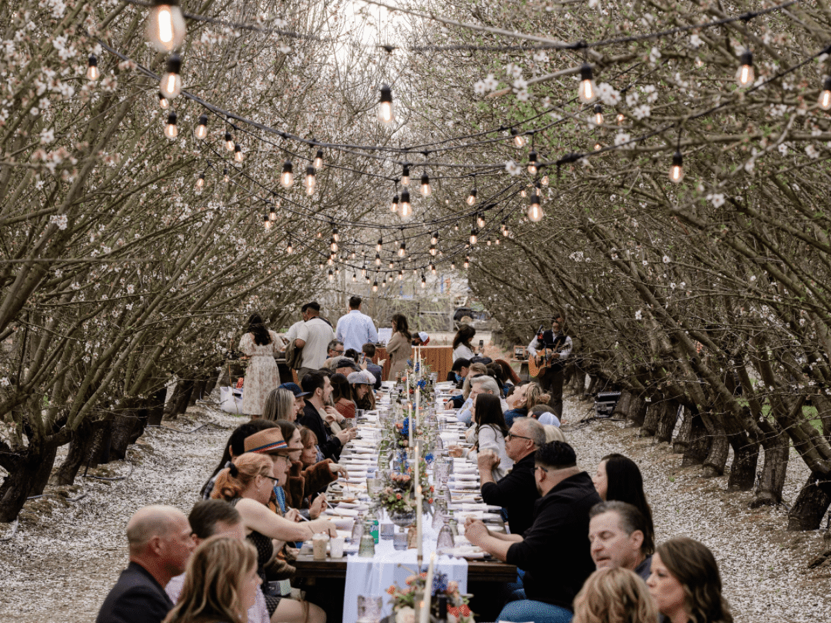 Table-at-Sunset-Dinner-